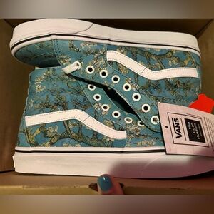 NIB Vans x Vangogh women size 8 men’s 6.5